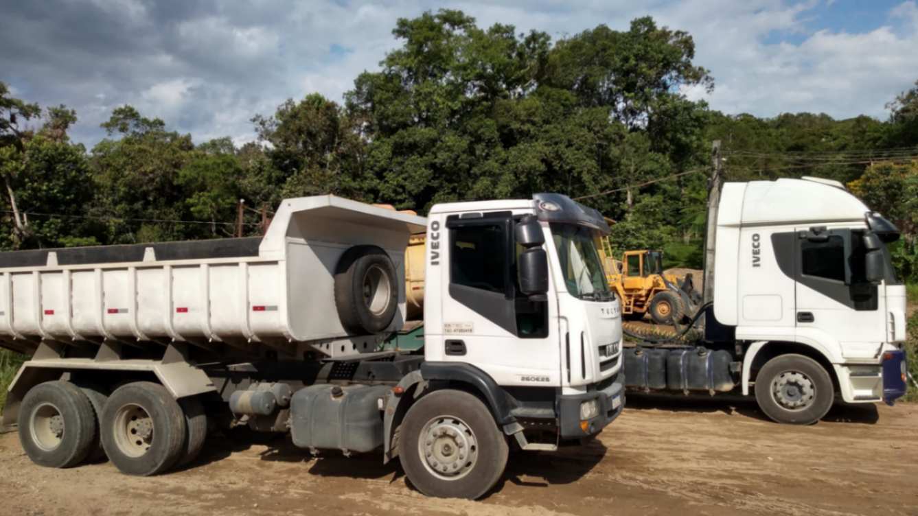 Caminhões de transporte